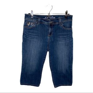 INC Curvy Fit Embroidered Capris. Size 6